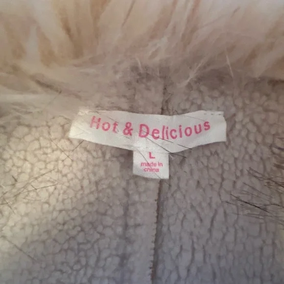 Hot & Delicious Faux Fur Jacket in Cream and Tan - Picture 4 of 12